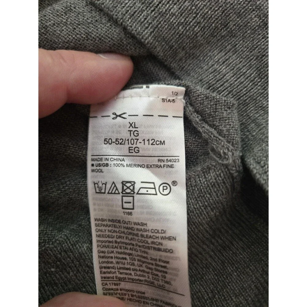 Banana Republic Men XL 100% Merino Wool Sweater Gray V Neck Extra Fine